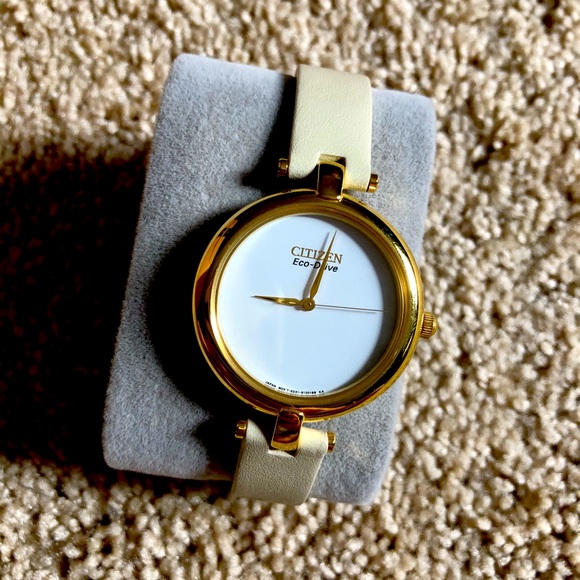 Citizen eco drive female watch. EUC - Picture 1 of 4
